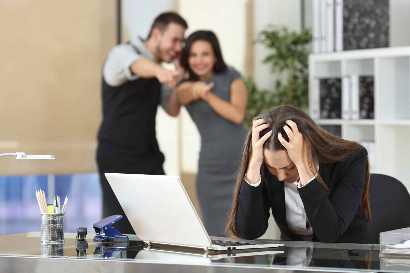Harcèlement moral au travail : 12 exemples et signes qui doivent vous alerter